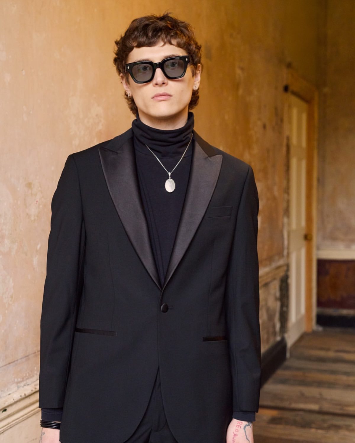 Drawing inspiration from the timeless charm of vintage Italian cinema, we have meticulously craf-2